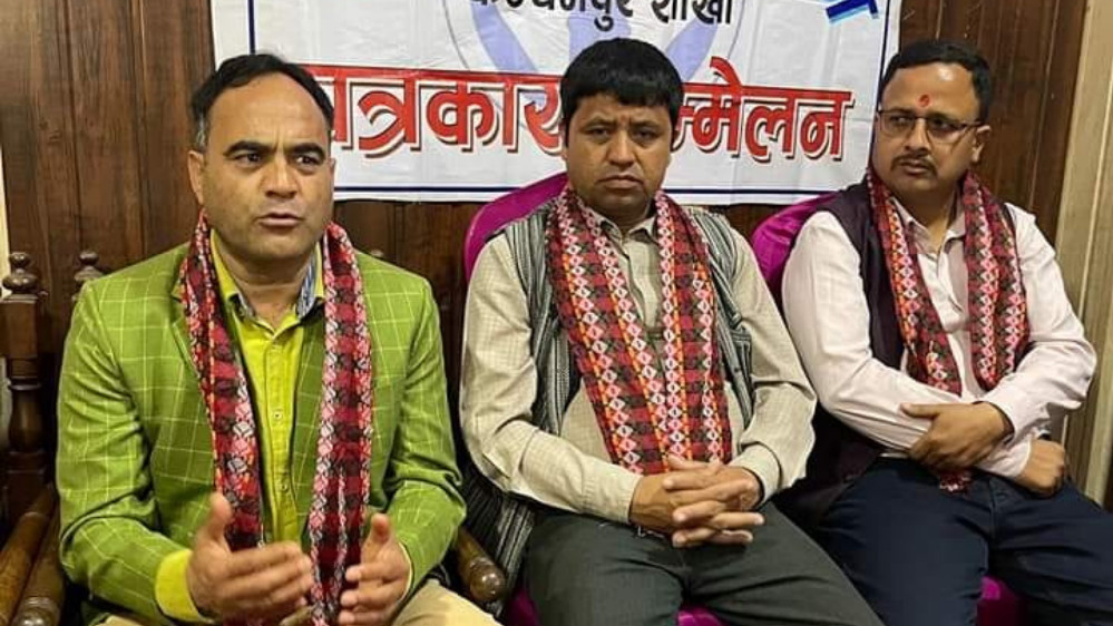 देश अप्ठ्यारोमा पर्दा कांग्रेसले सत्ता सम्हाल्नु पर्‍यो : नैनसिंह महर