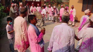 डोटेली लोकसमुदायमा होली