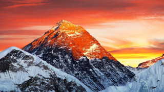 सगरमाथा शिखरमा पुग्ने सुरक्षित बाटोको खोजीमा फ्रान्सेली आरोही