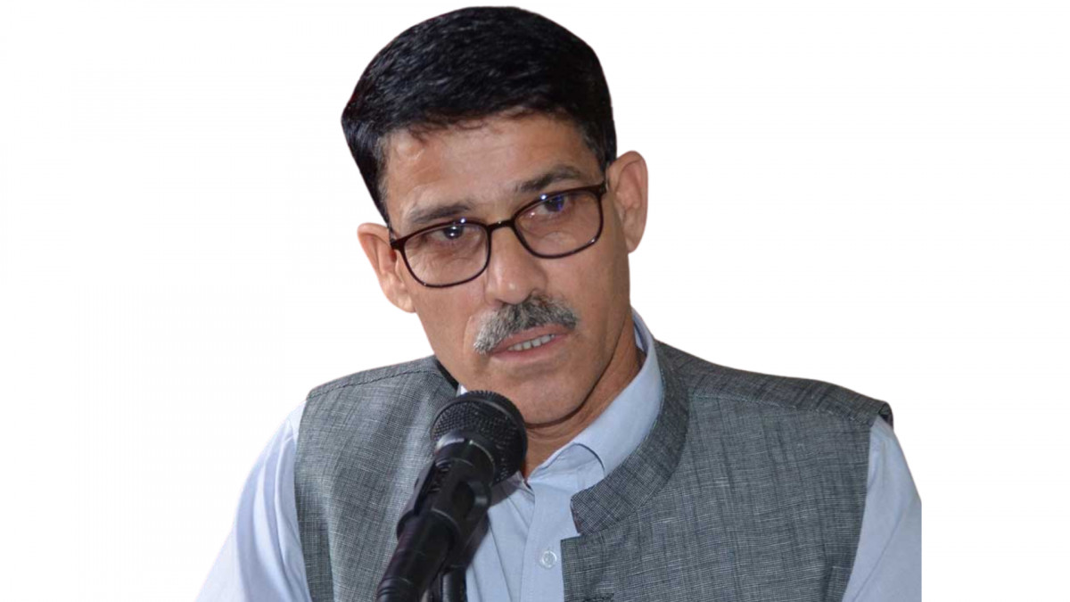 मुख्यमन्त्री भट्टले गरे सिलगडी बग्लेक, झिग्राना सडकको अनुगमन