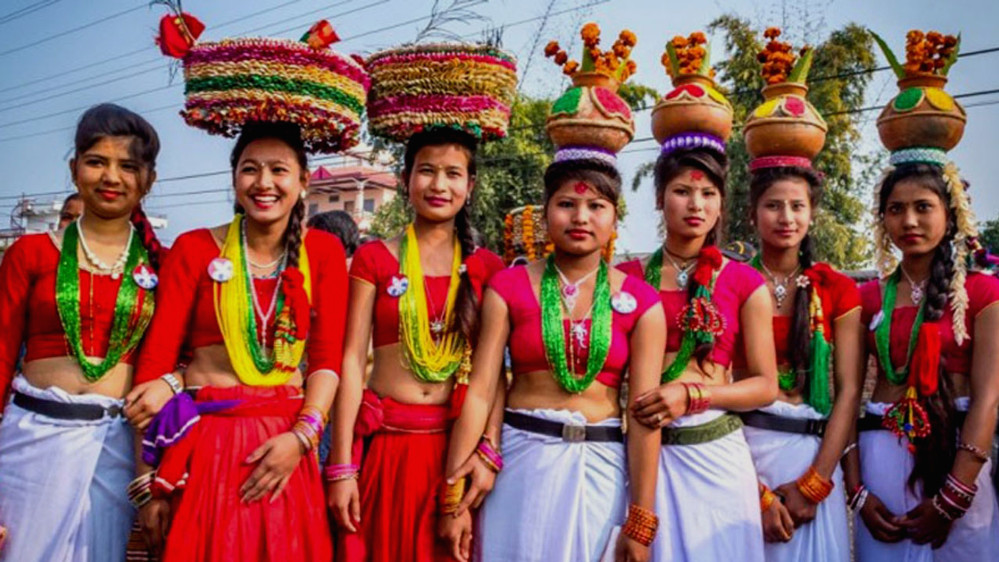 कैलालीमा थारु समुदायले सामूहिकरुपमा हर्धौवा पर्व मनाउँदै