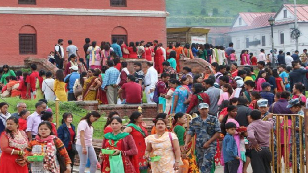साउने सोमबारका अवसरमा  देशभरका शिवालयमा भक्तजनको भीड