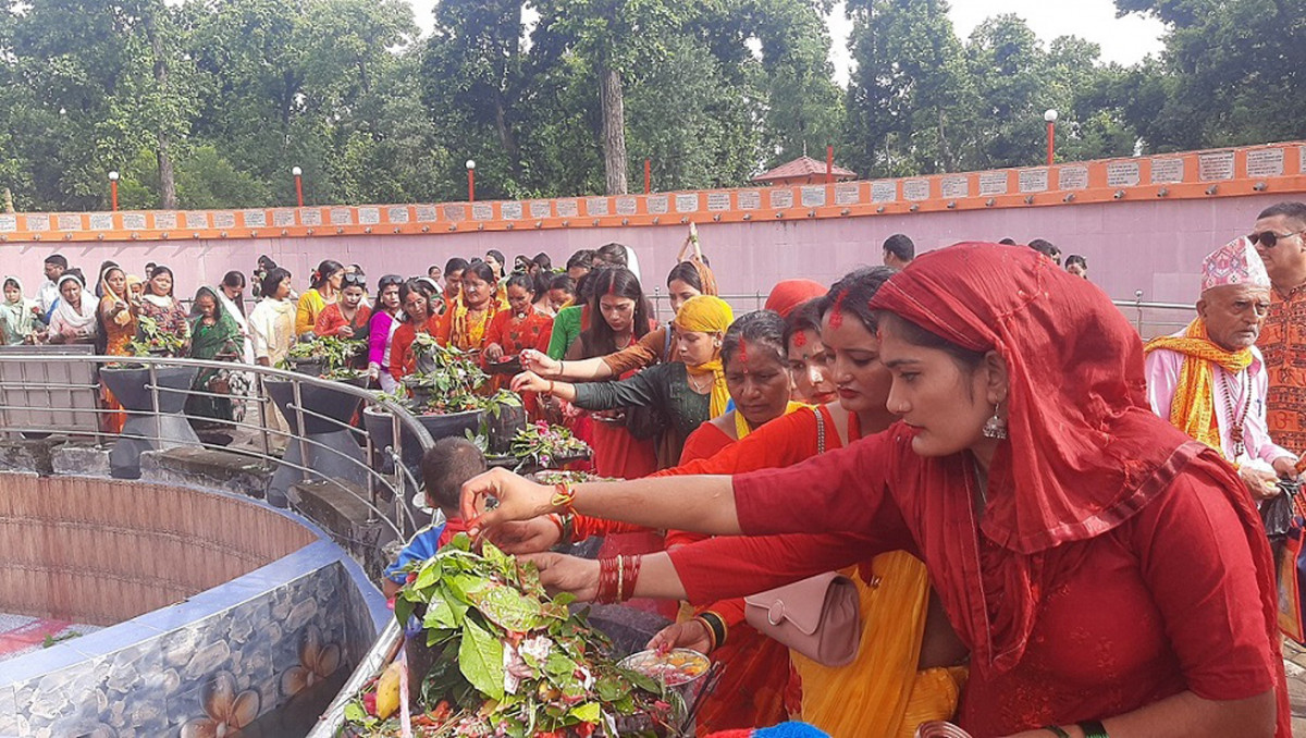 आज साउन महिनाको अन्तीम सोमबार शिवालयमा भक्तजनको भिड