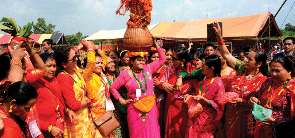 पाठ्यपुस्तकहरुमै गोःरा (गौरा) पर्वको गलत व्याख्या