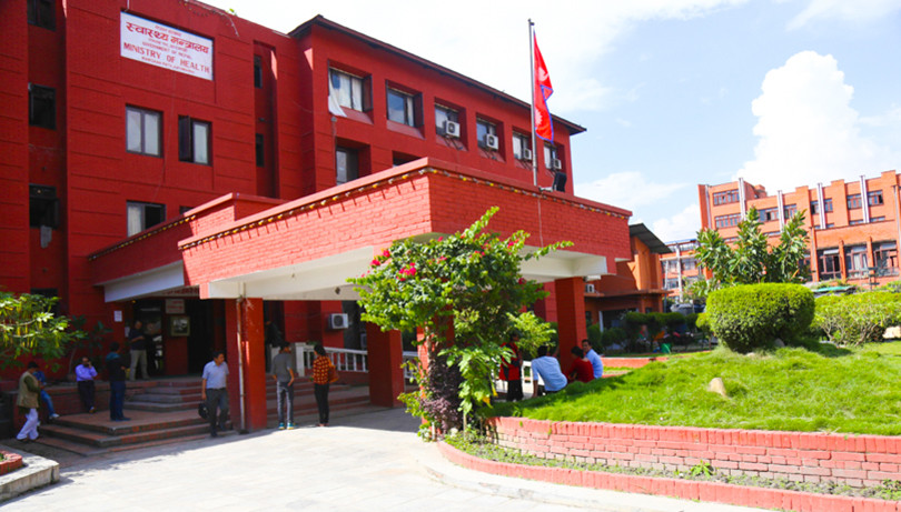 कार्यालयमा आउँदा पुरा बाहुला भएको लुगा लगाउन स्वास्थ्य मन्त्रालयको आग्रह 