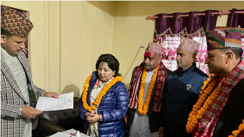 वारिमार्फत प्रधानमन्त्रीद्वारा डडेल्धुरामा उम्मेदवारी दर्ता