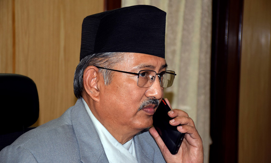 भूकम्पमा परी घाइते भएकाको यथाशीघ्र अस्पतालसम्म पुर्याइ उपचारको व्यवस्था गर्न गृहमन्त्रीको निर्देशन