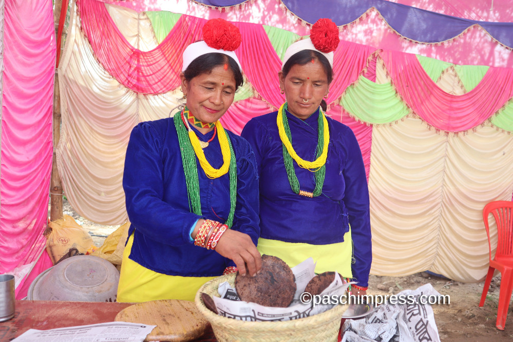 कञ्चनपुर महोत्सवमा मकै र कोदाको रोटी