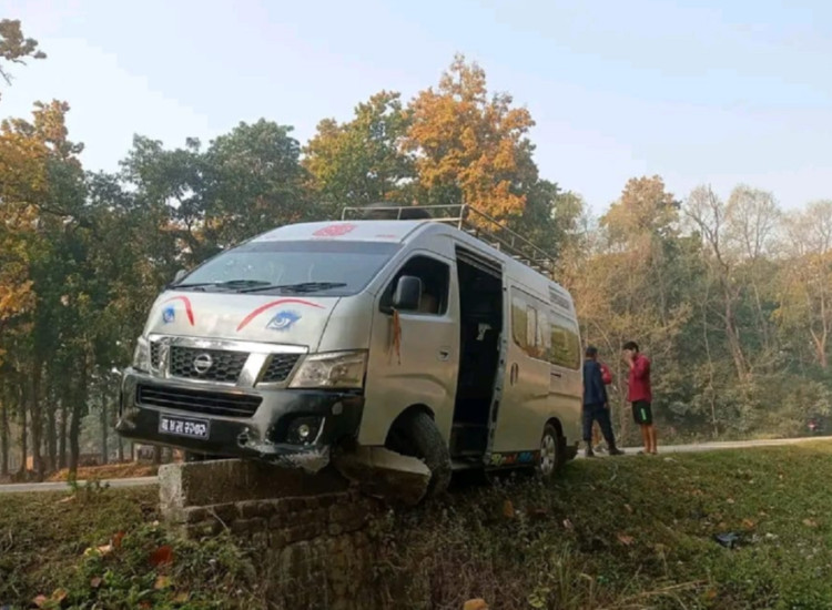 कञ्चनपुरको कलुवापुरमा हायस दुर्घटना, चार जना घाइते