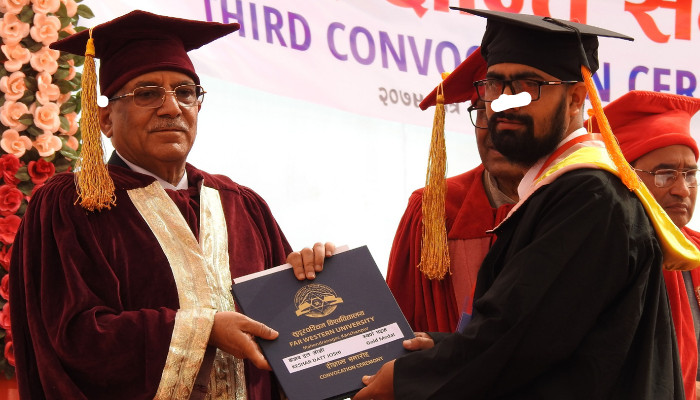 सुदूरपश्चिम विश्वविद्यालय आठ विद्यार्थीलाई स्वर्ण पदक