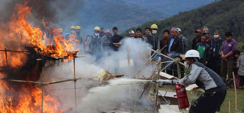 नेपाली सेनाद्धारा बैसाख महिनामा १४७ स्थानमा आगलागी नियन्त्रण 