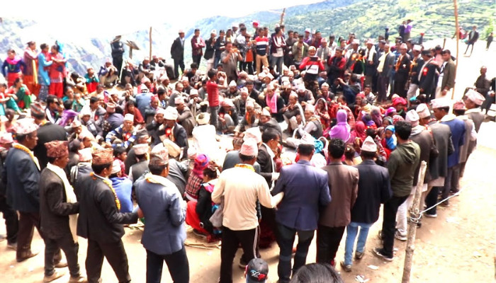आधुनिकताले सुदूपश्चिमका गाउँघरमा देउडा र रतेडीको मोह घट्दै