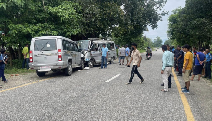 कञ्चनपुरमा विङ्गर र सरकारी नम्बरको जिप ठोक्किदा ९ जना घाइते