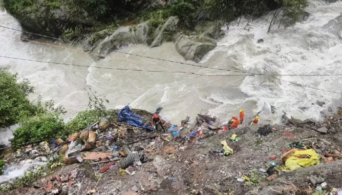 भारतको उत्तराखण्डमा पहिरोमा पुरिँदा तीन जनाको मृत्यु, १९ बेपत्ता