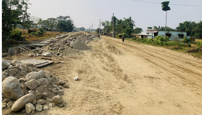 कञ्चनपुरको हुलाकी सडक निर्माणमा ढुलासुस्ती, म्याद थप गर्न अलमल