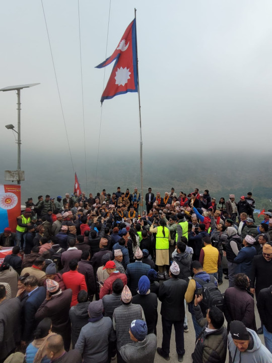 झुलाघाटबाट एमालेको मध्य पहाडी लोकमार्ग सङ्कल्प यात्रा सुरु