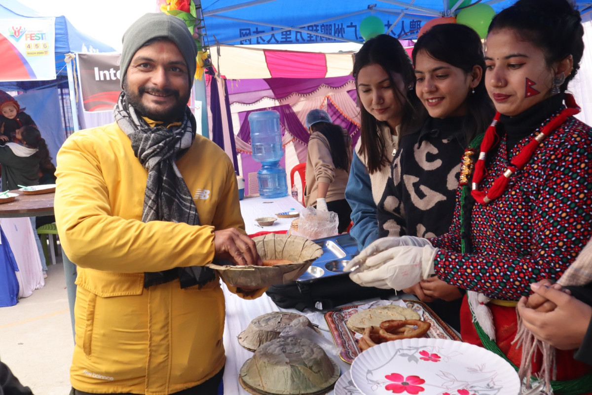 सेल,बटुक र मकैको रोटी खान : पश्चिमेली चुलो