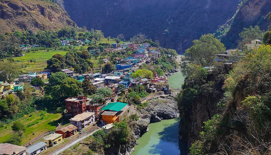 झुलाघाटबाट २५ हजार बढीका भन्सारछलिका सामान बरामद