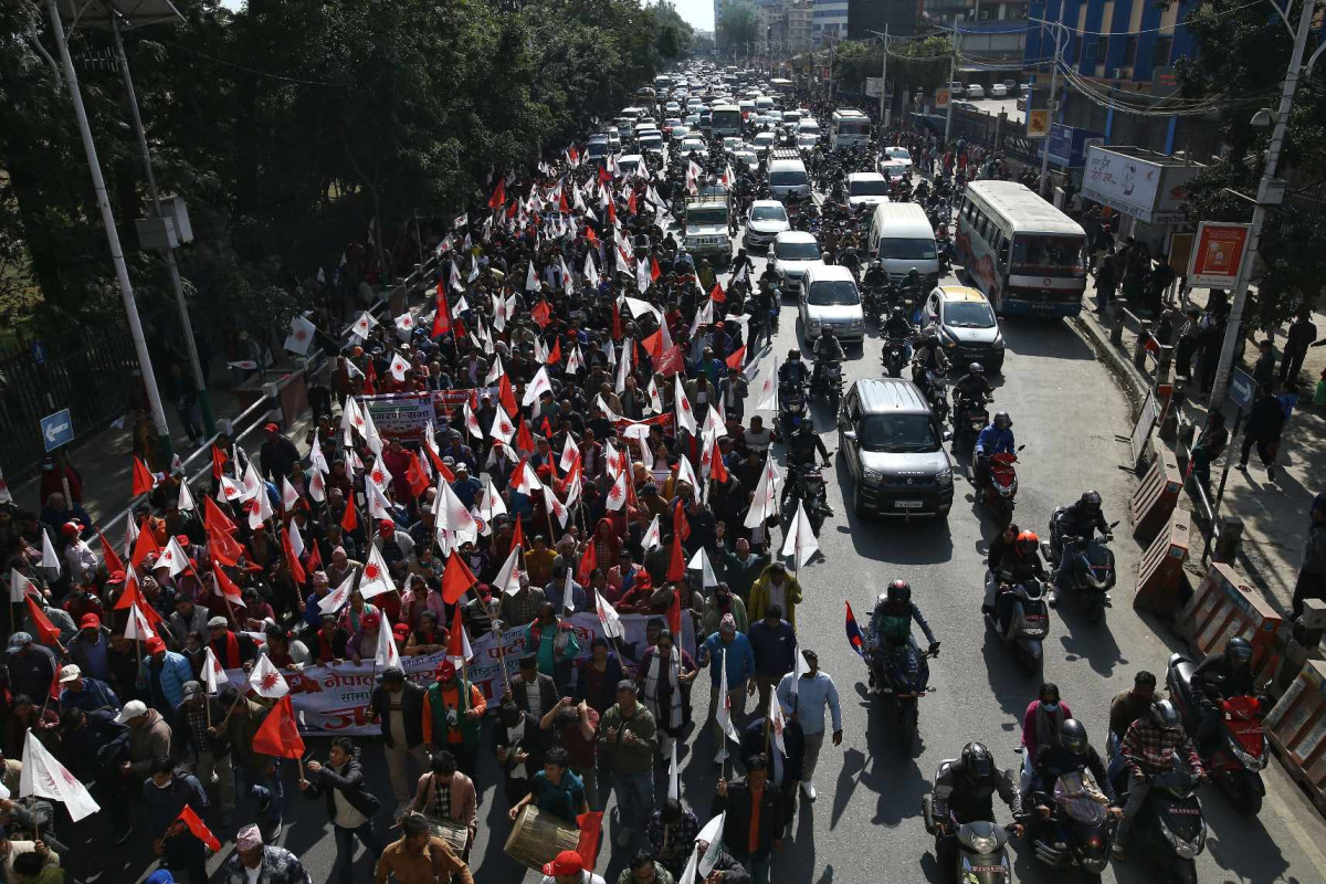 दरबारमार्गमा फोहोर गरेको भन्दै एमालेलाई एक लाख जरिवाना