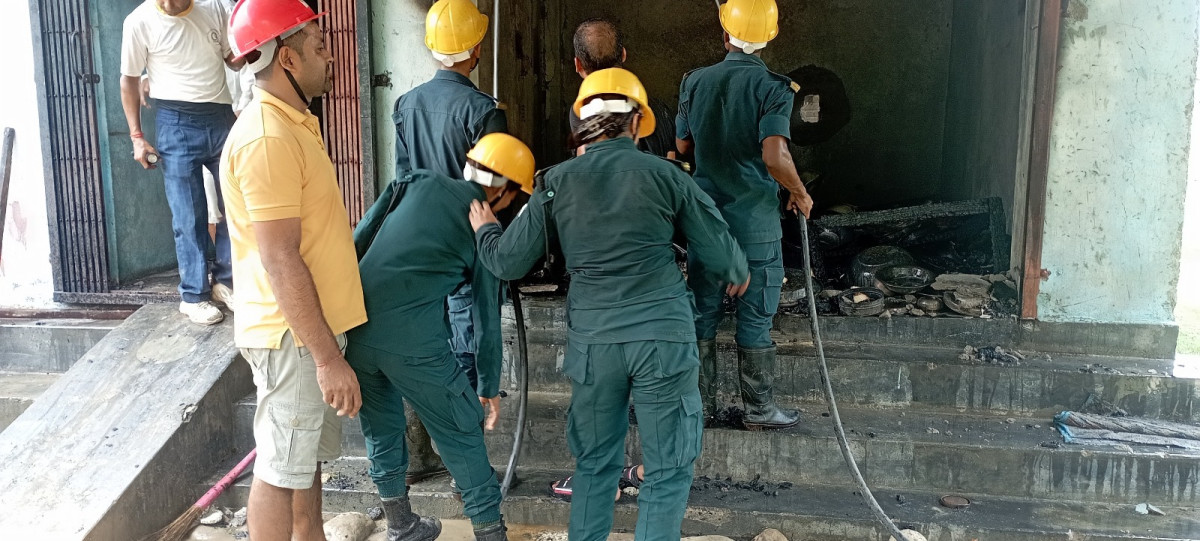 कञ्चनपुमा ग्यास लिक भएर आगलागी हुँदा १५ लाख बढीको क्षती